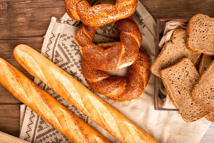 baguette-francaise-bagels-turcs-tranches-pain-boite_114579-5882
